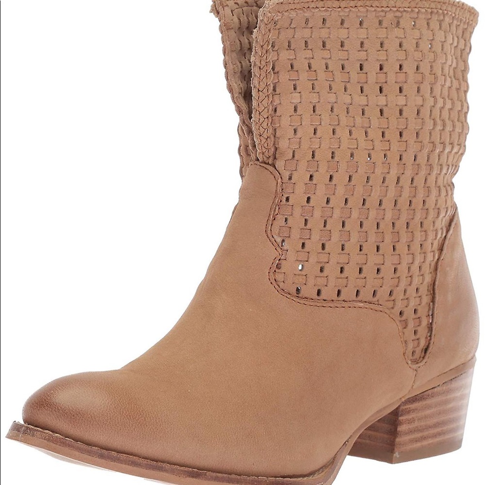 Brand new splendid leather booties